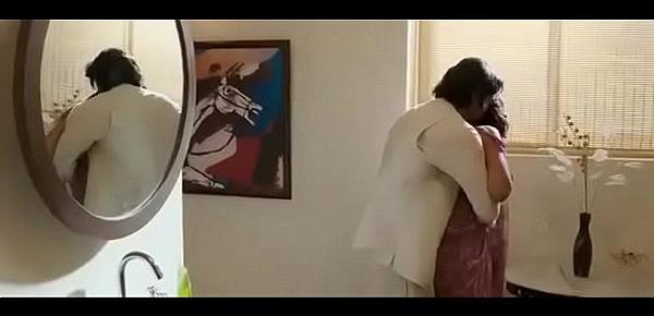  Rajniti movie hot scene(360p).MP4